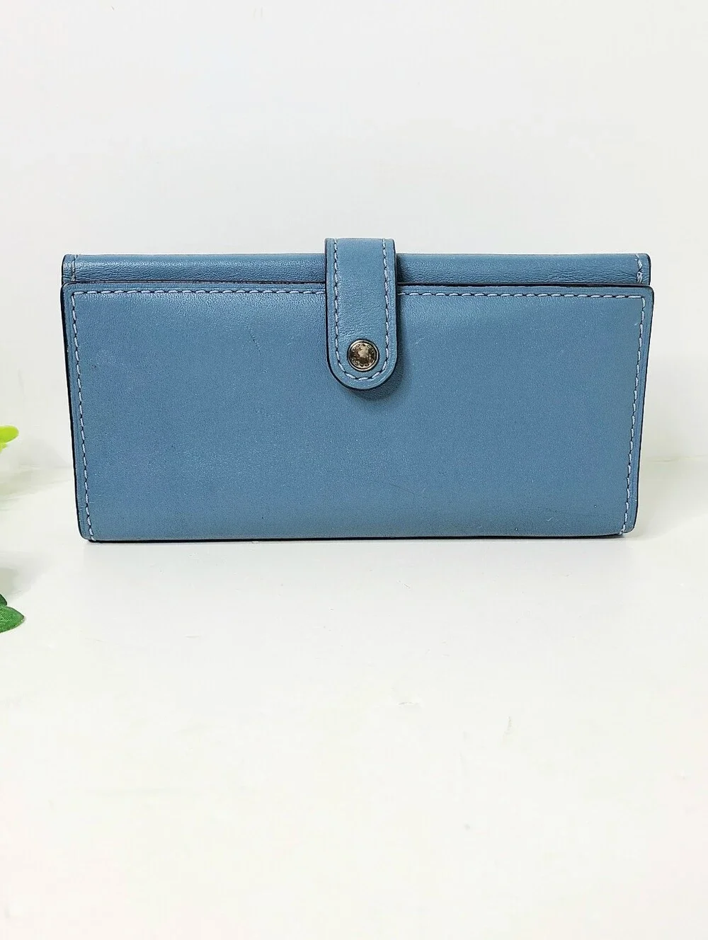 Coach 1941 Genuine Glove Tanned Leather Slim Trifold Wallet